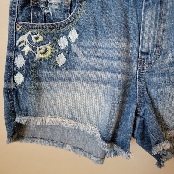 Harper Frayed Step Hem Embroidered Cutoff Denim Jean Shorts - Picture 4 of 16